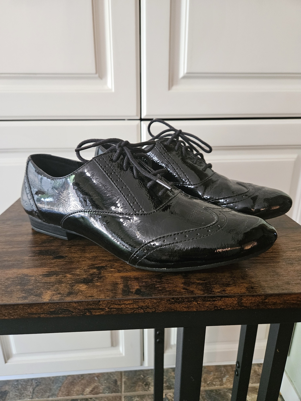 boc Women's Black Brogue Faux Patent Leather Oxford Flats Preppy Dark Academia
